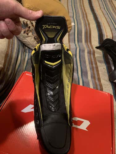CCM Ultra Tacks Hockey Skates Senior Size 10