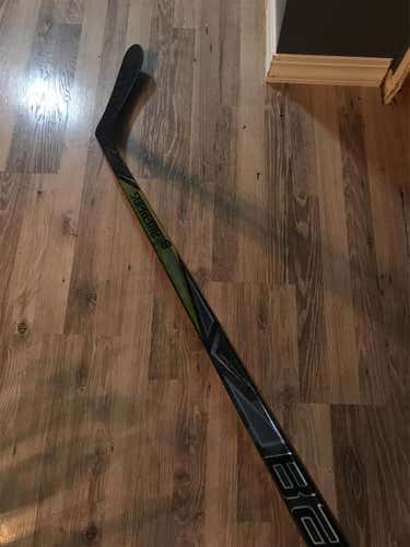New Supreme 1S Hockey Stick Toe Senior