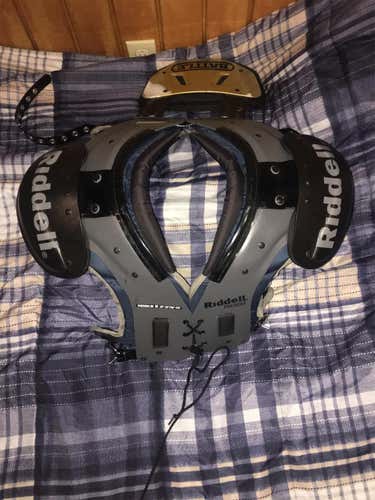 New Medium Riddell Shoulder Pads