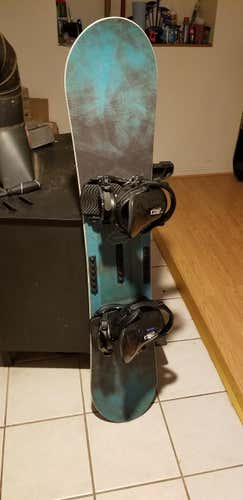 Women's Nitro Snowboard All Mountain With Bindings Soft Flex True Twin