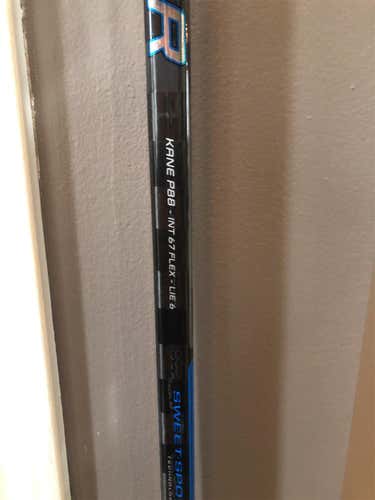 Nexus 2N Hockey Stick