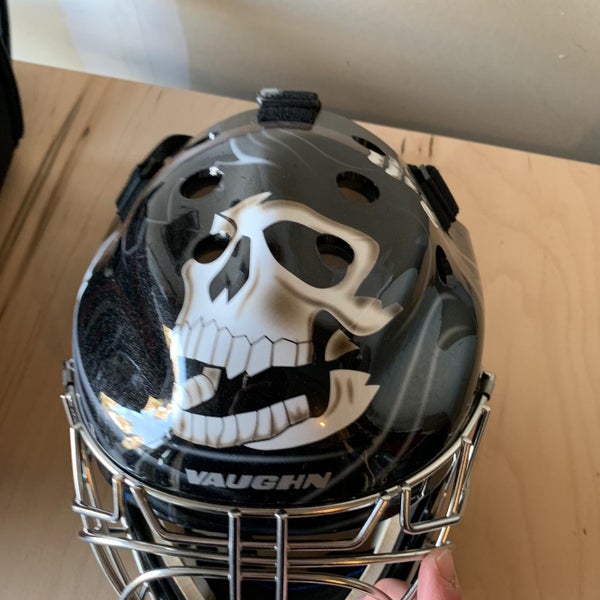 Black VM7700 Goalie Mask Senior