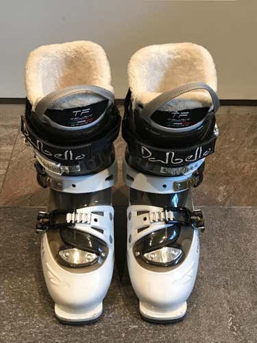 Dalbello Ski Boots - Great Condition - (size 26.0)