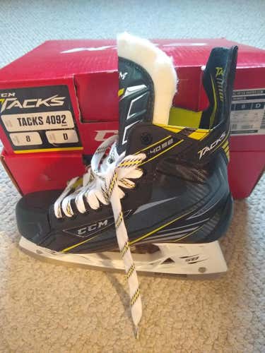 New CCM Tacks 4092 Hockey Skates Senior Size 8
