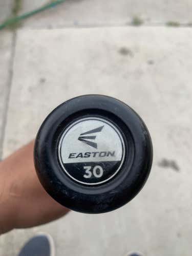 Black 2017 Easton Mako Beast Bat