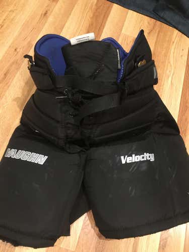Black Medium Vaughn V6800 Hockey Goalie Pants Junior