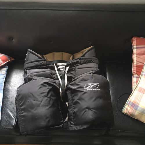 Black  Medium 20K Hockey Goalie Pants Senior