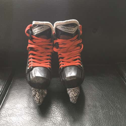 Vapor 1X Hockey Goalie Skates Senior Size 8.5