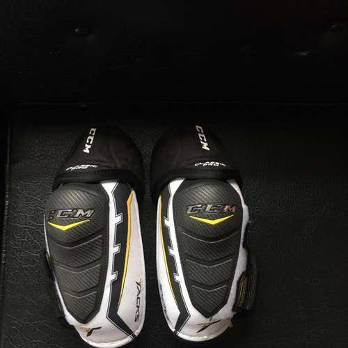 Medium CCM Elbow Pads Senior