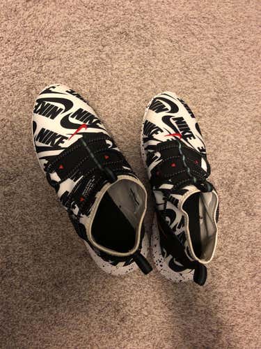 Nike Vortex Men’s Size 11.5