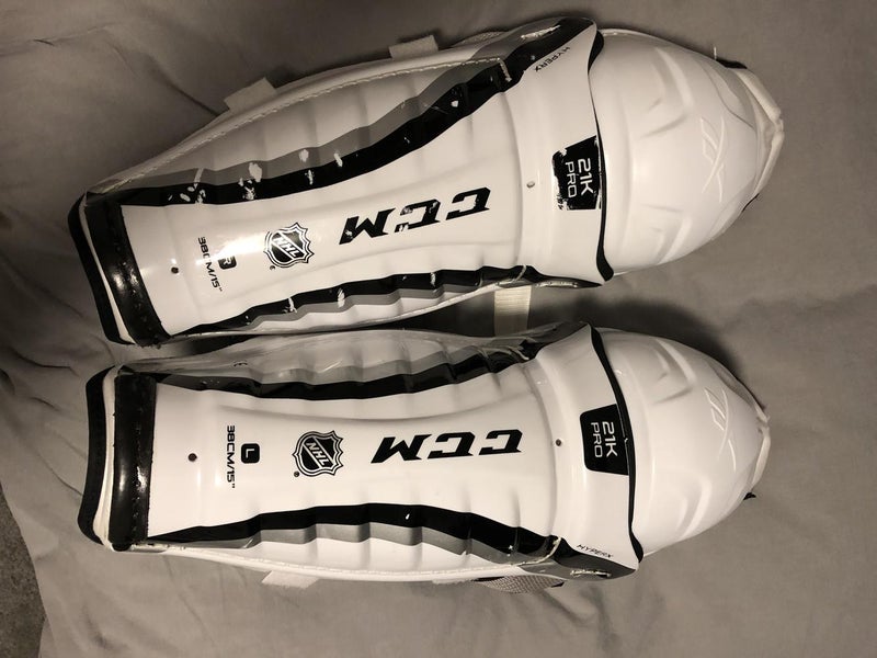 CCM 21K Shin Pads Senior Pro Stock