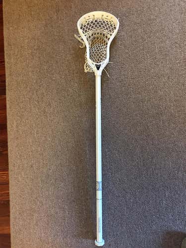 Warrior Evo 5 Head On Maverik A1 Shaft. Beautiful all white setup -Brand New!