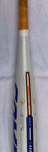 White 2016 Maxum Bat