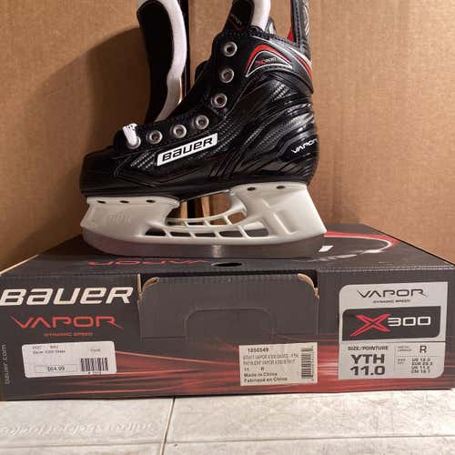 Brand New Bauer Youth Vapor X300 Hockey Skates Size 11.5