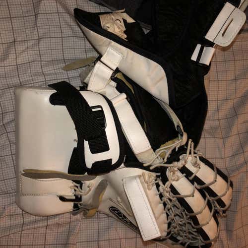 White  Senior  Gloves Unknown