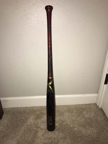 Victus V-Cut Wood Bat