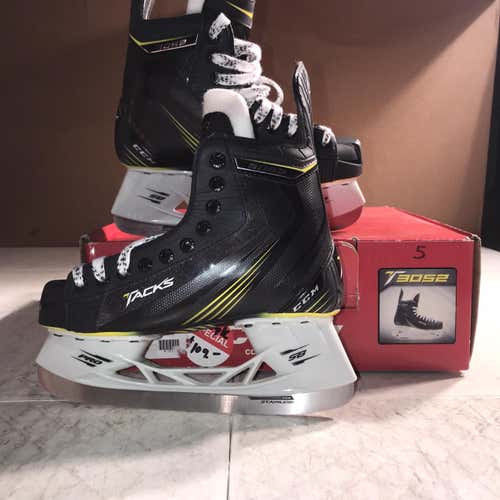 Brand New CCM Tacks 3052 Hockey Skates Size 5