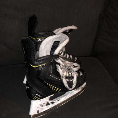 Junior Tacks Hockey Skates EE (Extra Wide) Size 5