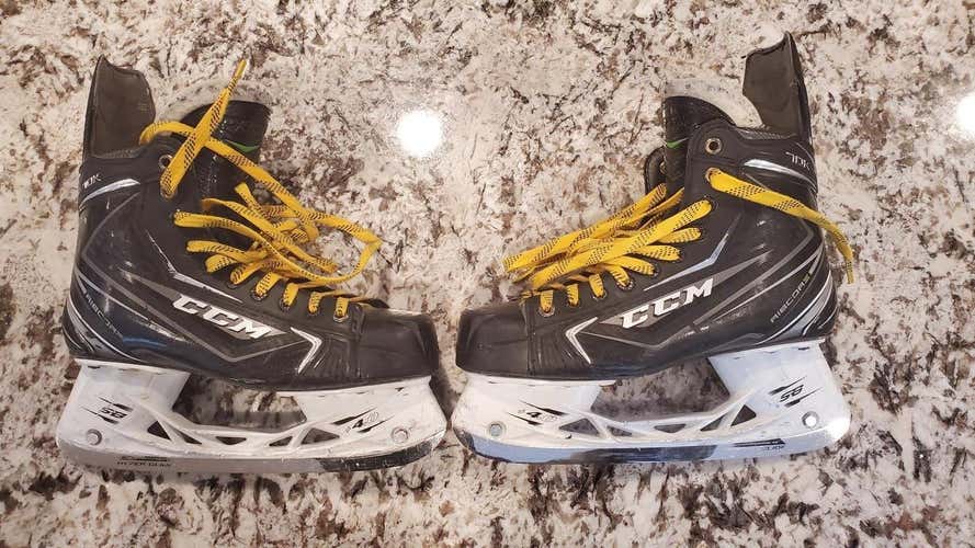 Senior CCM RibCor 70K Hockey Skates D&R (Regular) Size 8