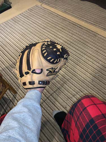 New  Mizuno Catcher's Glove 34"