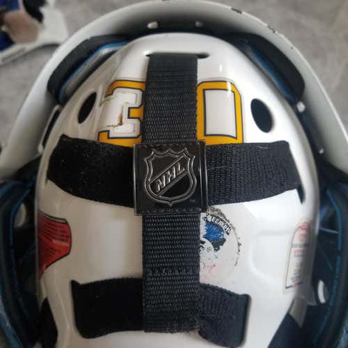White Senior Bauer NME 10 Goalie Mask