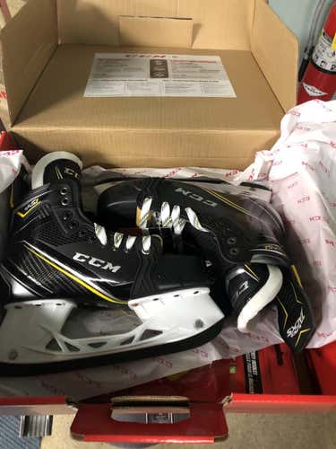 New Senior CCM Super Tacks AS1 Hockey Skates D&R (Regular) Size 7.5