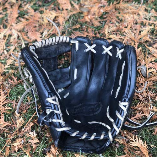 Black   A2000 Baseball Glove 11.5"