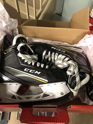 New Junior CCM Tacks 9090 Hockey Skates D&R (Regular) Size 4