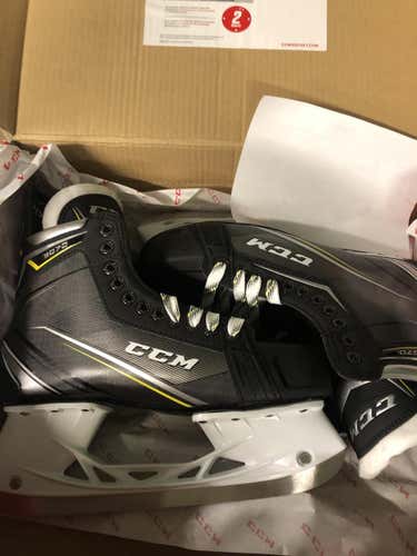 New Senior CCM Tacks 9070 Hockey Skates D&R (Regular) Size 9