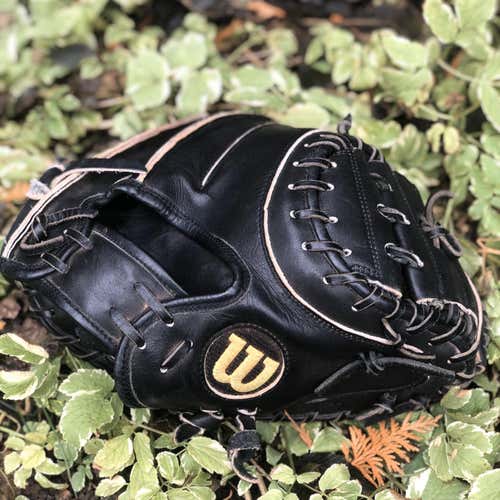 A2000 Catcher's Glove 33"