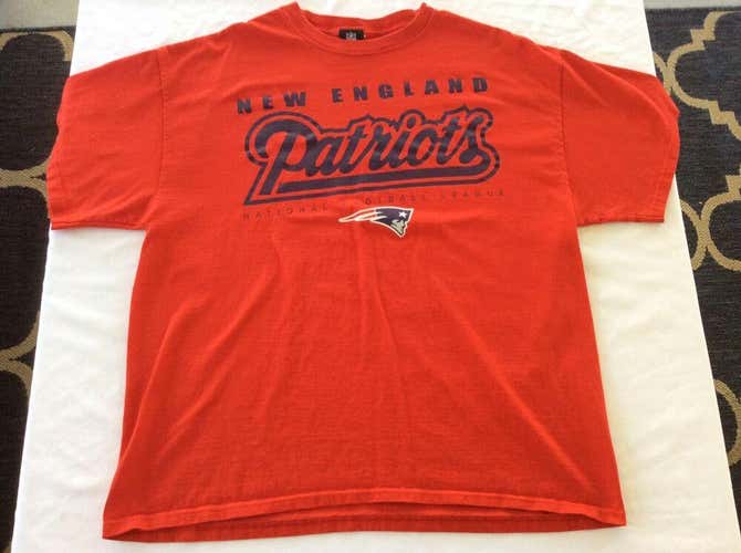New England Patriots Offical NFL Team Apparel T Shirt. Men’s XL Red Box M