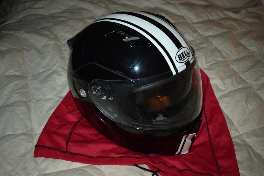 bell helmet black for sale MOTO 3 The Custom 500 is the epitome of a classic 3/4 helmet Bell Custom 500 Helmet Solid