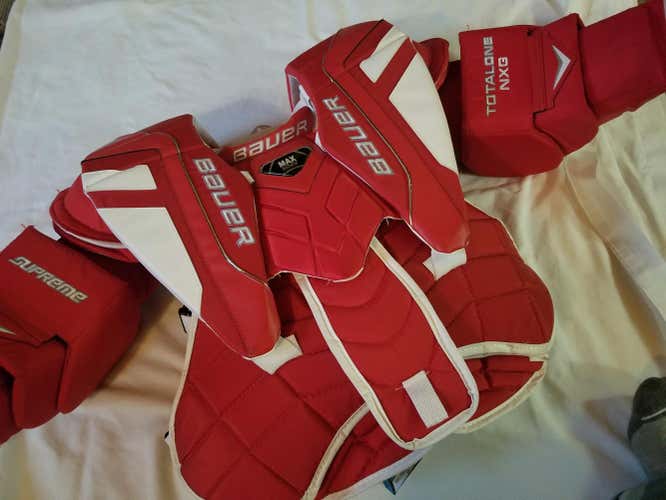 Red New Senior Small Bauer Supreme S0R3 Goalie Chest and Arm Protector Goalie Chest Protector NXG