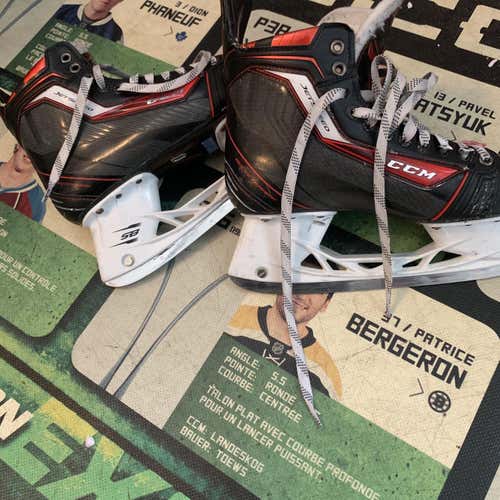 Senior CCM Hockey Skates D&R (Regular) Size 8