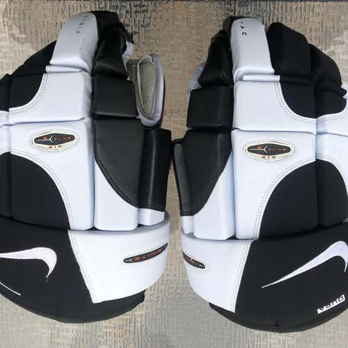 Nike Hockey Ignite 2 Gloves Black And White