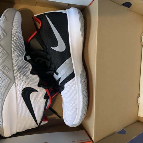 Men's 11.5 (Women's 12.5) Nike Shoes