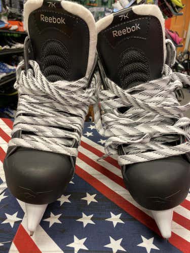 Senior Reebok 7k pump Hockey Skates Size 6D- 128216
