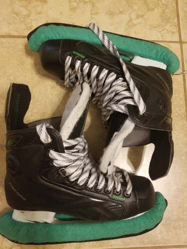 BRAND NEW Senior Reebok 26K PUMP Hockey Skates D&R (Regular) Size 6.5 (US size 8)