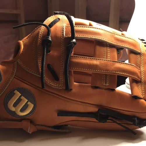 Wilson A2000 1799 Baseball Glove 12.75"