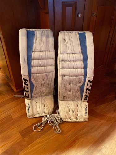 White Senior 33" Extreme Flex 860 Goalie Leg Pads