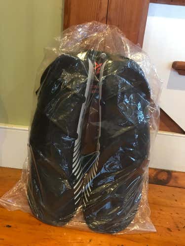 New 2019 Medium Slytech Shin Guard