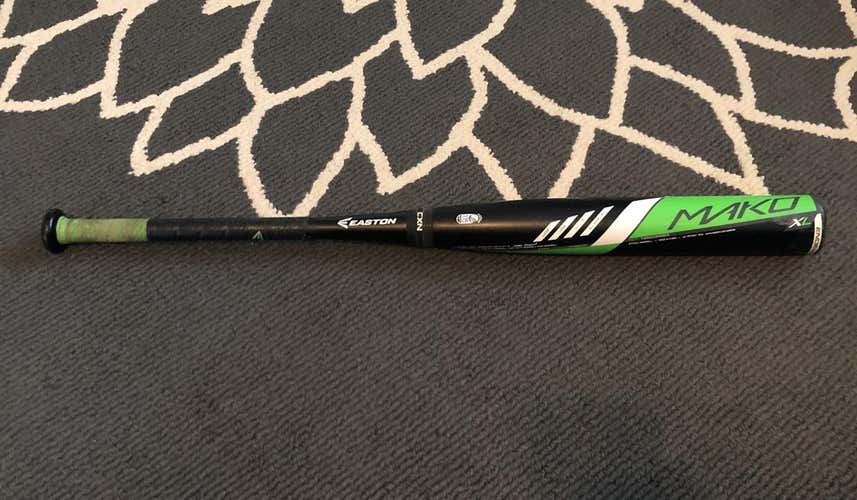 Black 2016 USSSA Certified Easton Composite Mako Bat (-10) 30"