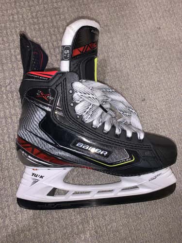 BRAND NEW NEVER WORN Senior Bauer 2X Hockey Skates D&R (Regular) Pro Stock Size 5.5