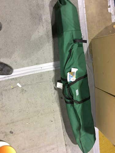 World famous sports ski bag, 160cm Green in color No Trades