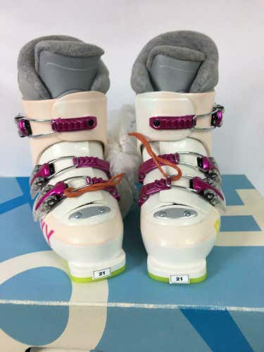 ROXY SKI BOOTS, Strip it 3B  ski boots  size 21.0   discolored No Trades