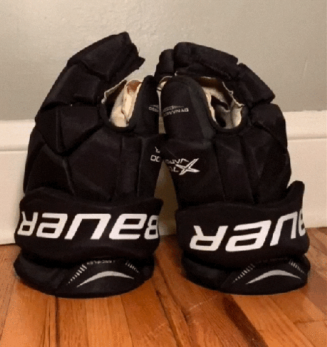 Black Senior Bauer Vapor X700 Gloves 15"