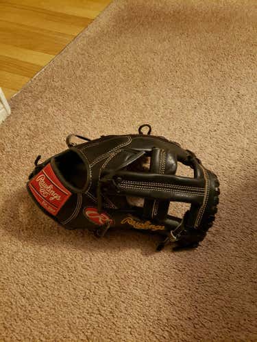 Black High School/College Rawlings Right Handed Infield Heart of the Hide Baseball Glove 11.5"