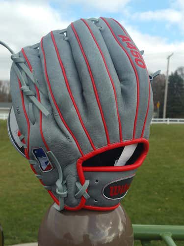 Gray New Wilson Right Handed Infield A450 Baseball Glove 11.5"
