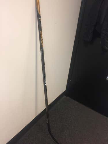 Senior Bauer Right Handed Supreme 1S Hockey Stick - Toews P14