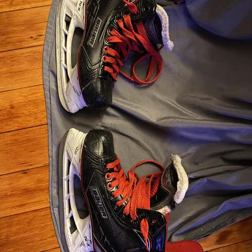 Junior Vapor X500 Hockey Skates D&R (Regular) Size 3